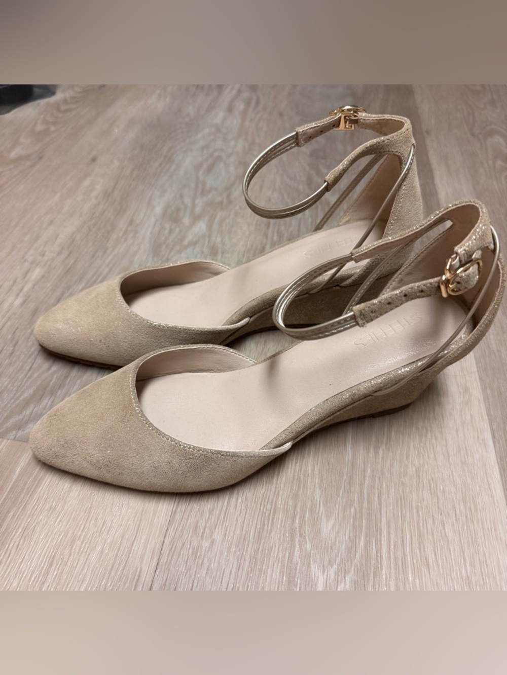 STEFFIE'S Gold Smarter Heels Landmark Palace Size 8.5 Suede Leather Shimmer - Picture 2 of 14